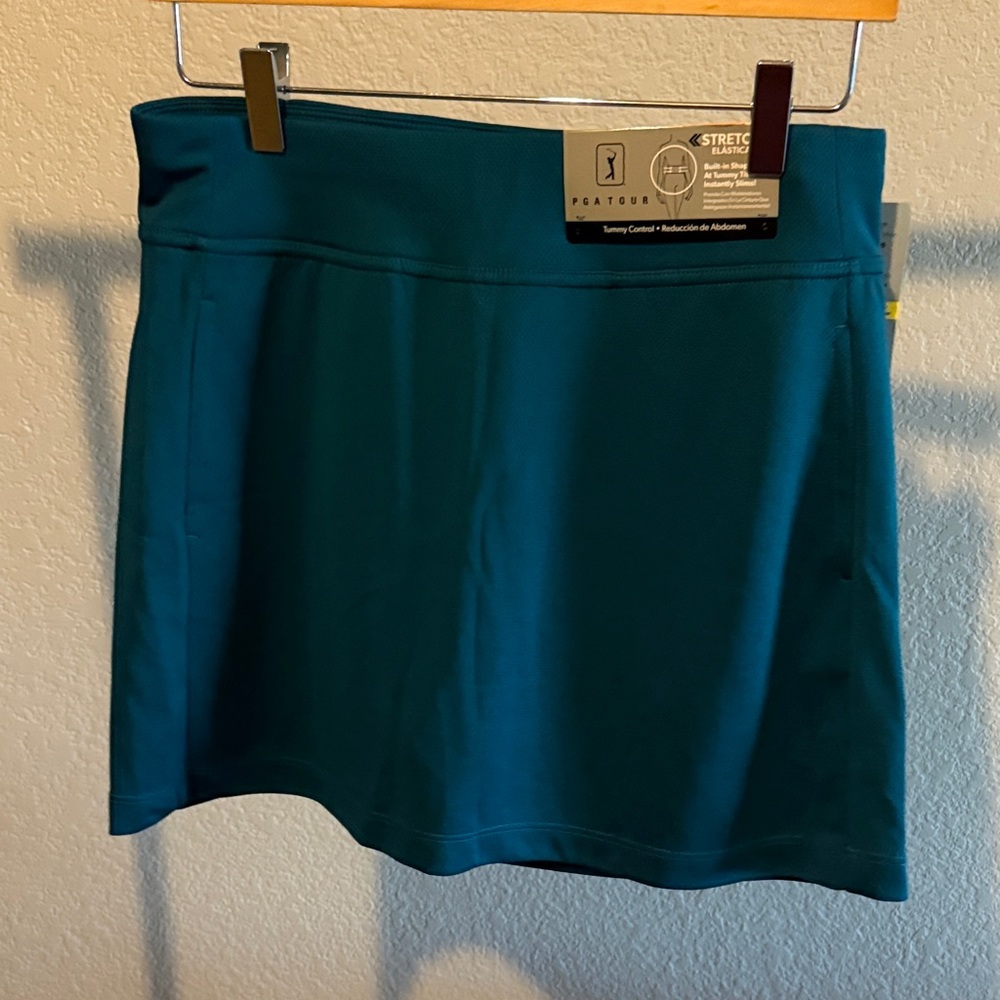 PGA Tour Women's Vibrant turquoise golf/tennis skort NWT S